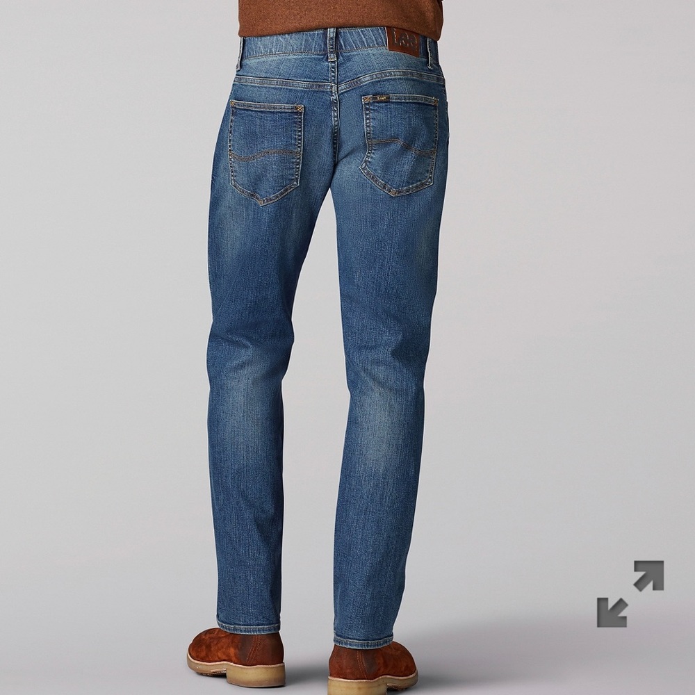 MEN’S EXTREME MOTION STRAIGHT FIT TAPERED LEG JEAN